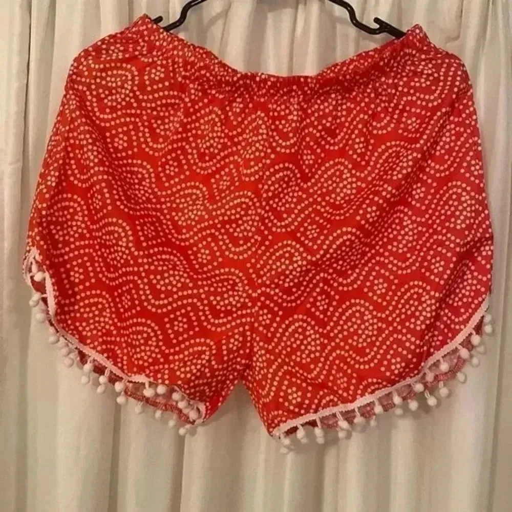Mosaic short with‎ dainty trim
